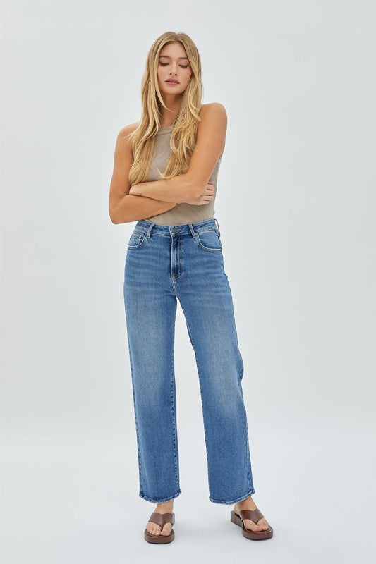 Hidden Straight Leg