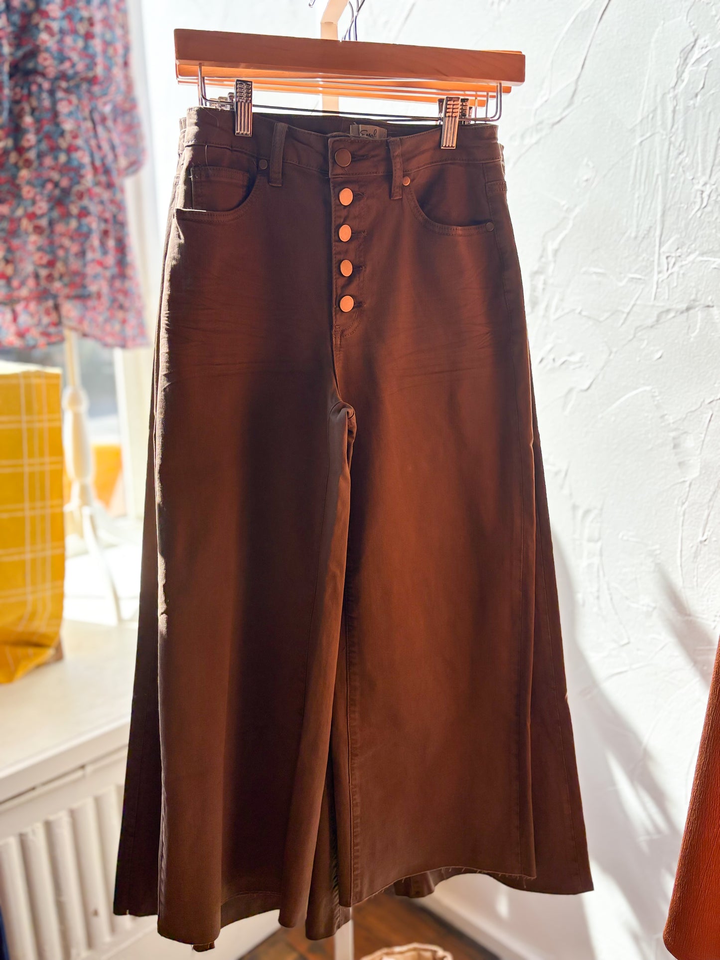 Easel Cropped Button Fly