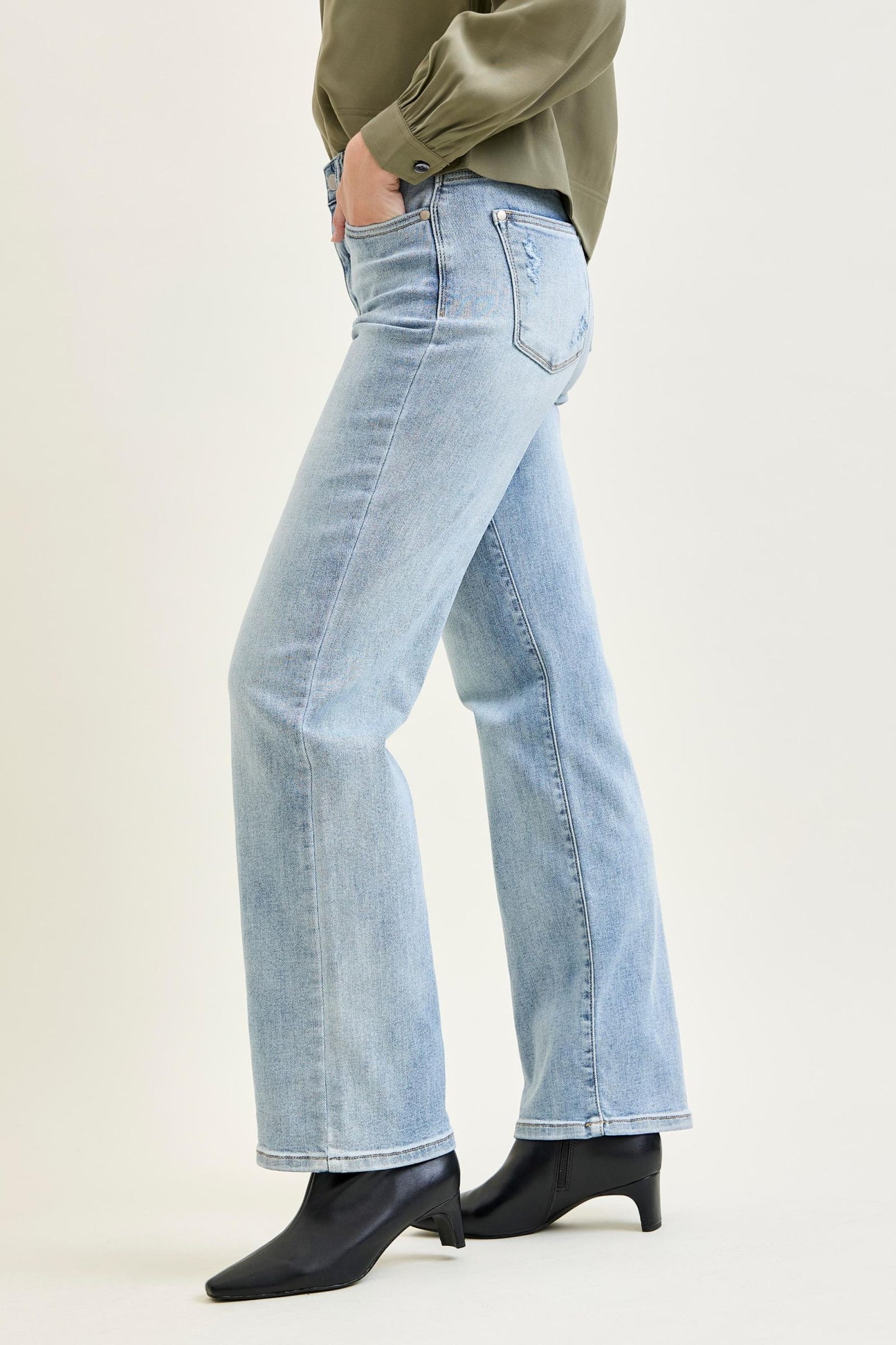 Judy Blue Light Wash High Rise Straight Leg