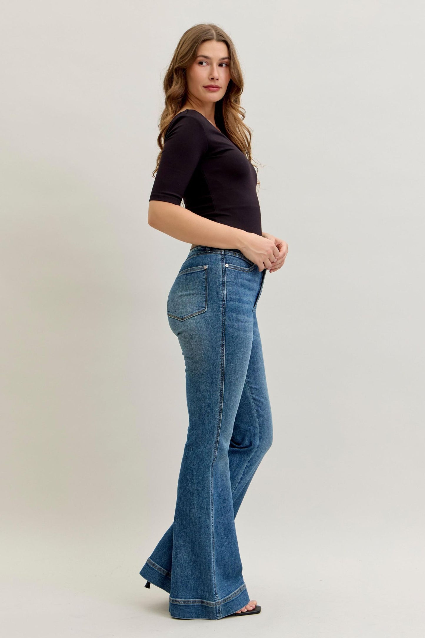 Judy Blue Petite Tummy Control Flare